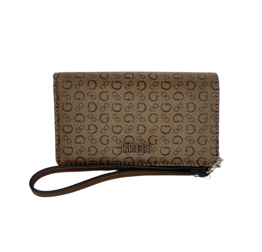 CARTERA GUESS CAFE CON ESTAMPADO LETRA COLGANTE PARA MUÑECA