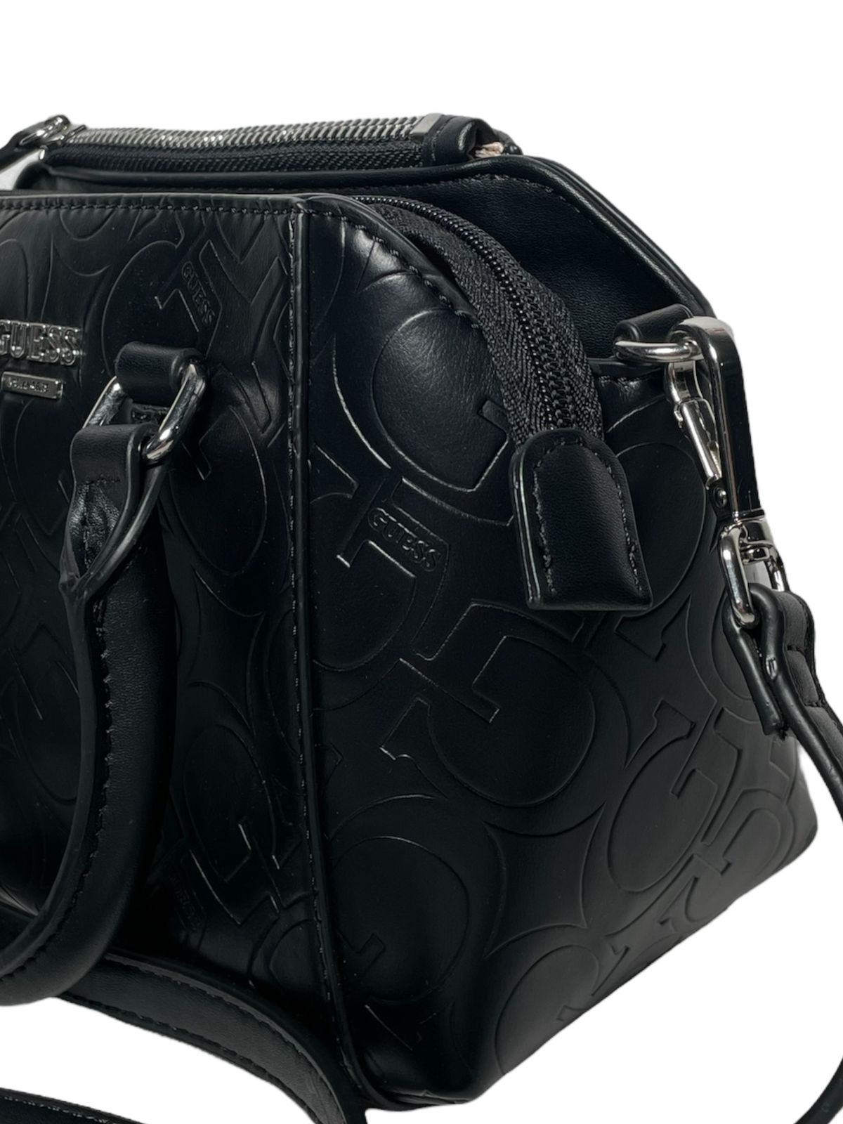 BOLSA DE MANO GUESS NEGRA CON LOGO ESTAMPADO